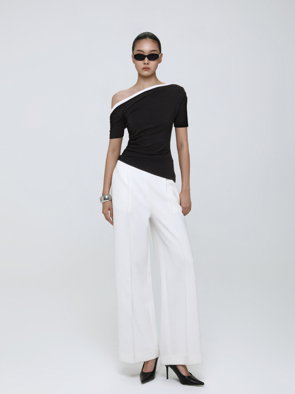 B&W Asymmetric Top